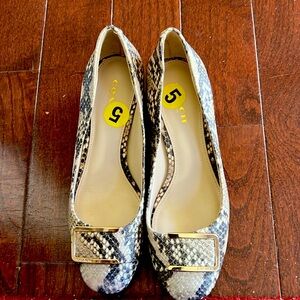 Women’scoa h brand real leather snakeskins 2-2.5 in heel size 5 exotic